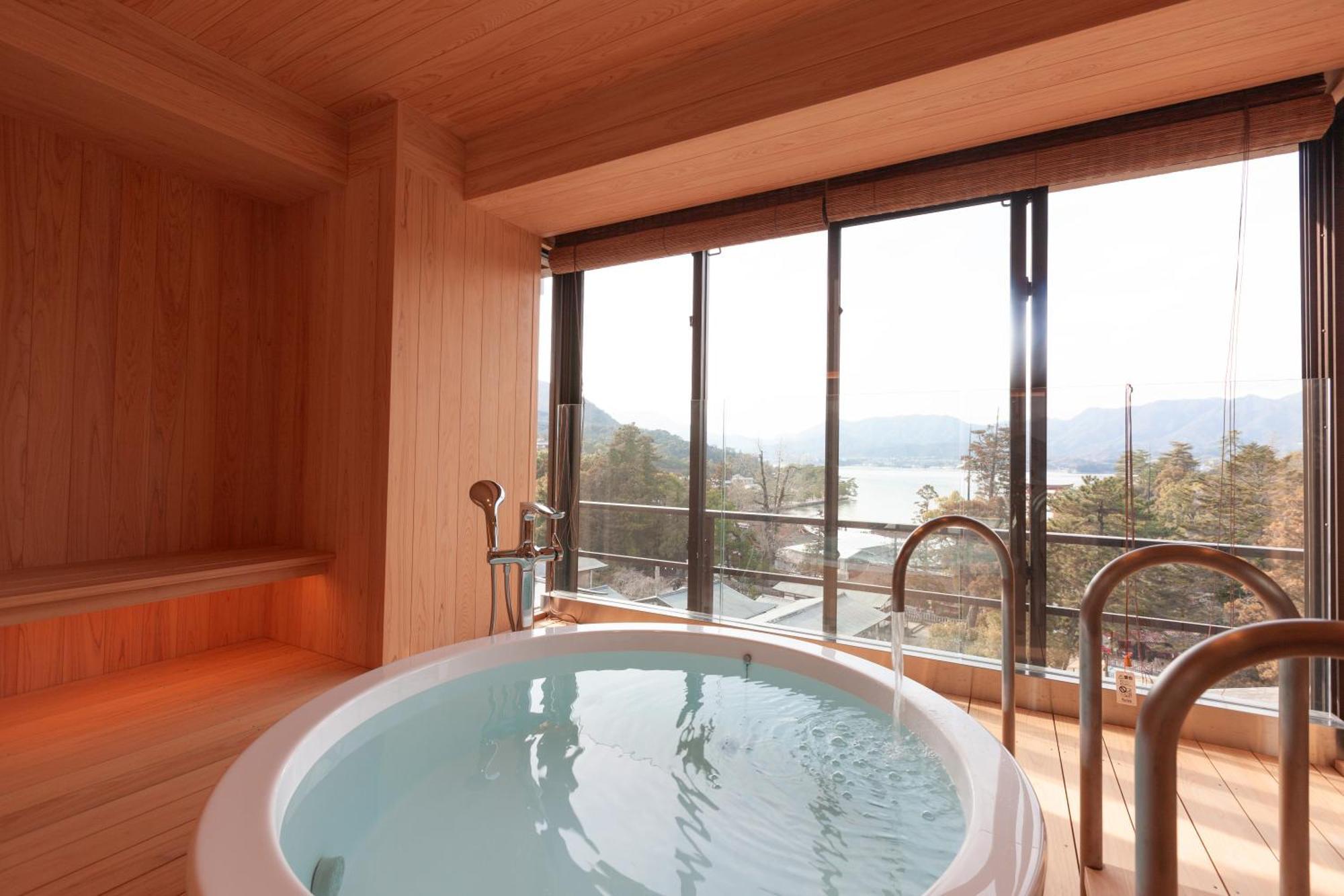 มิยาจิมะ แกรนด์ โฮเทล อาริโมโตะ Hotel ฮัทสึไคชิ ภายนอก รูปภาพ